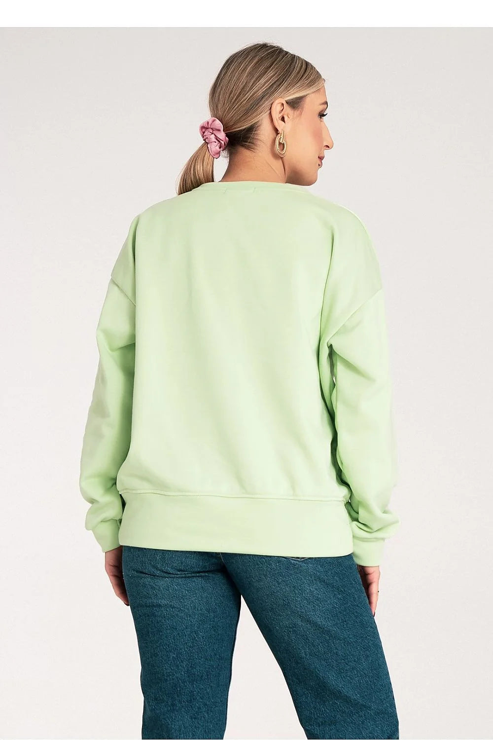 Sweatshirt pour femme, style casual, couleur vert pastel, broderie motif rosé, coton 80%, polyester 20%, coupe ample, manches longues, poignets côtelés, col rond, élastique taille, occasion quotidienne, accessoirisation, look moderne
