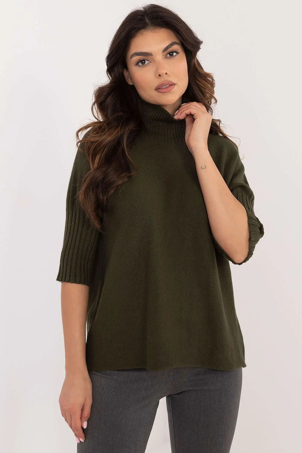 Pull à col roulé pour femme vert olive manches courtes texture lisse matière douce style décontracté chic