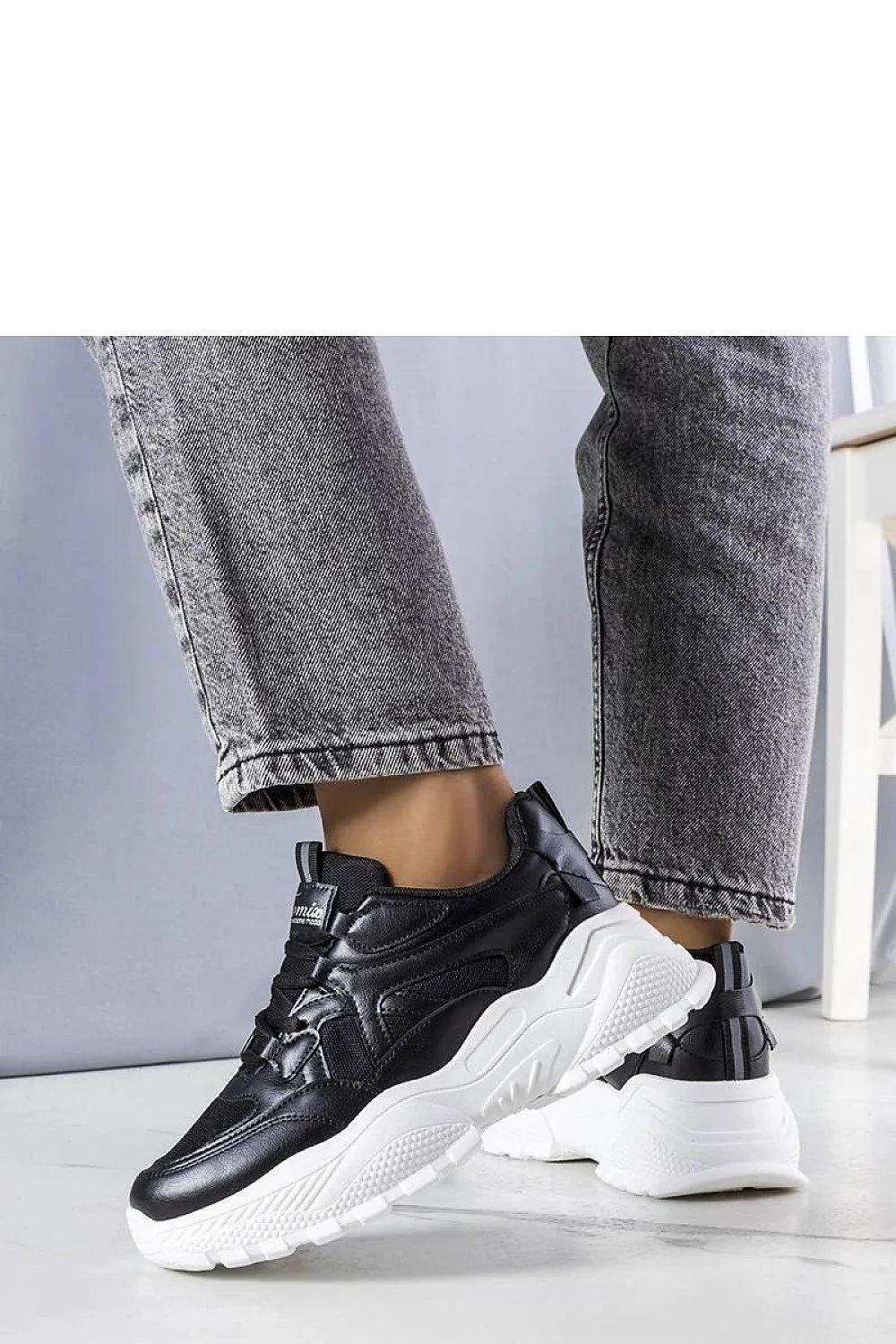 Baskets Solea noir cuir synthétique semelle épaisse sneakers femmes tendance confortables pour quotidien décontracté