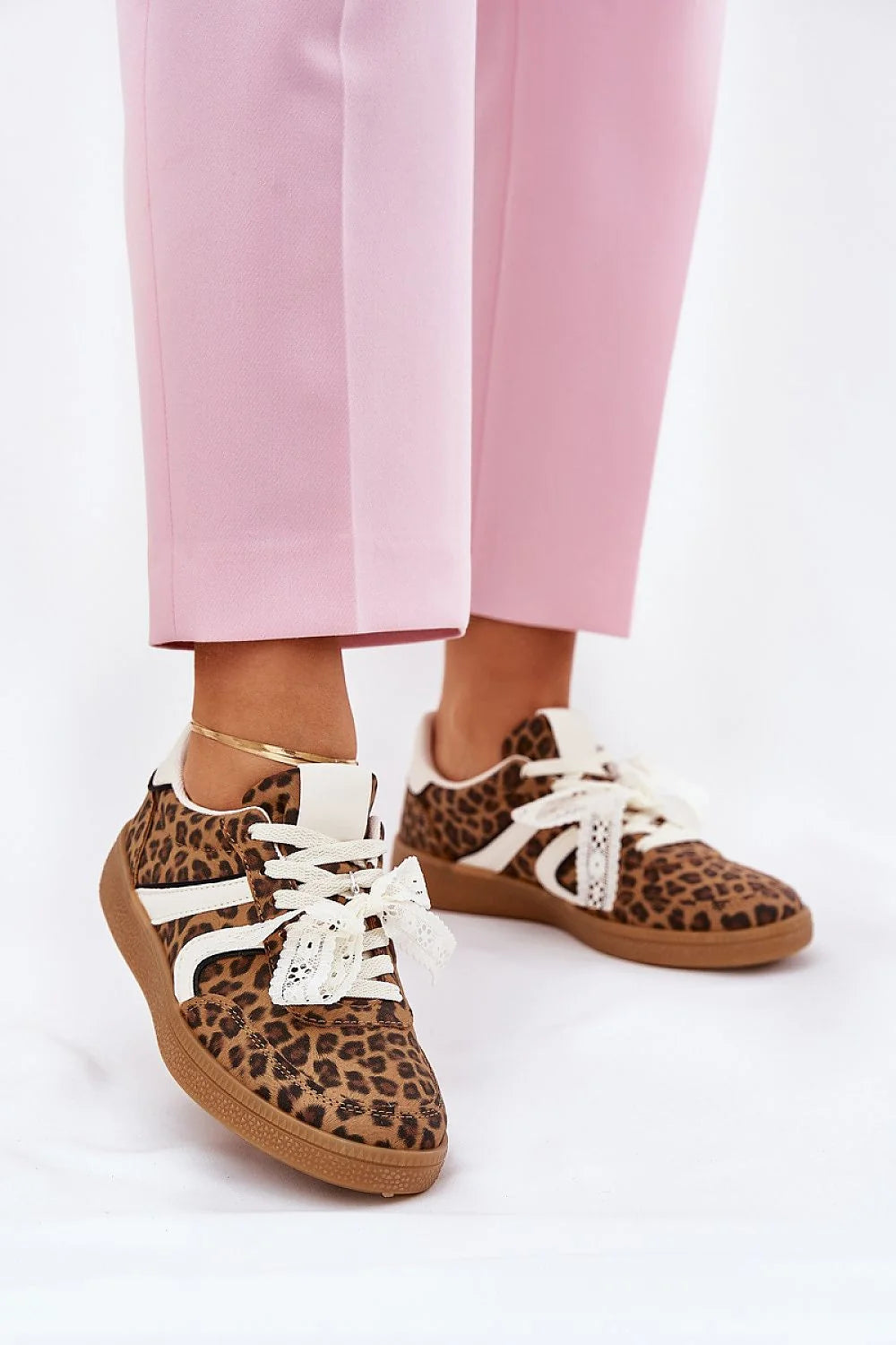 Chaussures de sport féminines en cuir artificiel imprimé léopard dentelle blanche lacets amovibles confortables baskets mode tendance