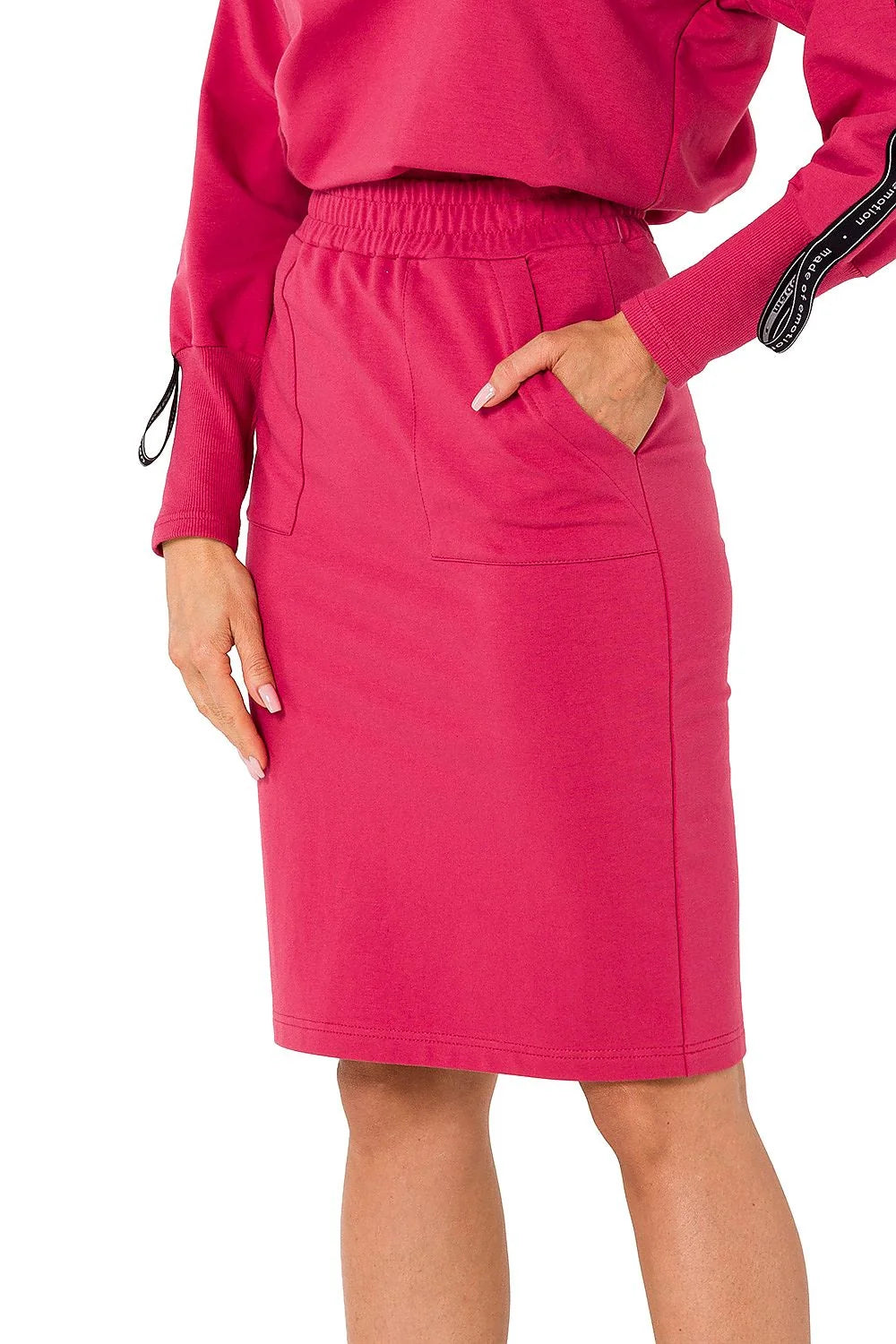 Jupe crayon femme moderne épurée couleur verte vif tissu coton élastane taille élastique poches avant genoux slim look urban décontracté