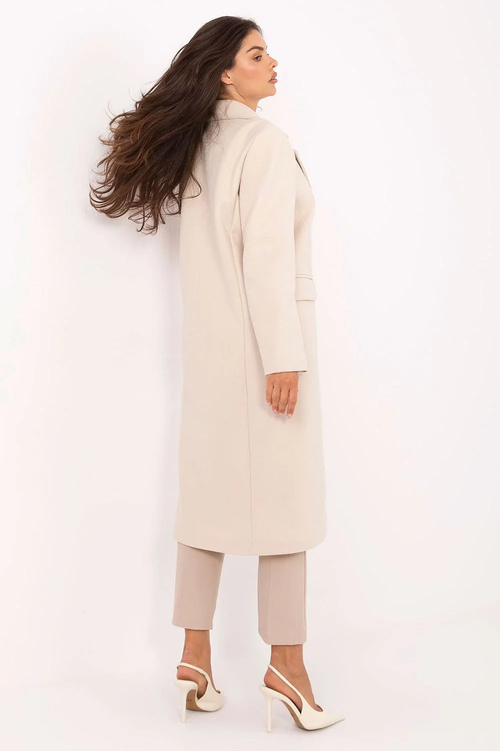 manteau long femme beige crème polyester droite col tailleur fermeture boutons contrastés poches rabats manches longues silhouette épurée chic doublé