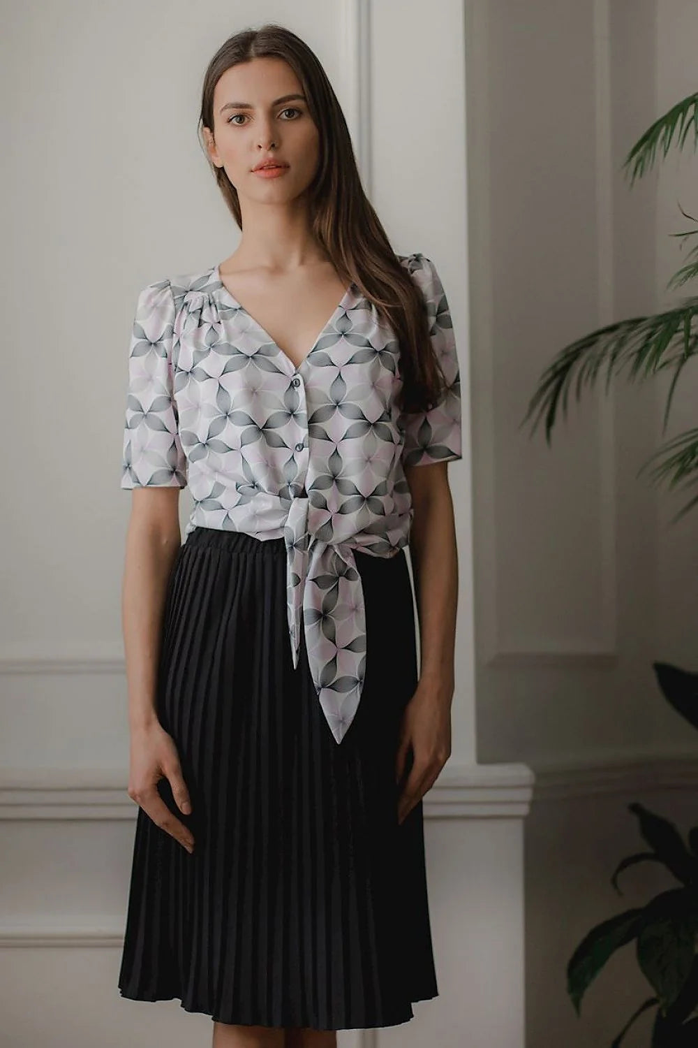 robe femme coton élégante motifs géométriques bleu pastel manches bouffantes décolleté noeud taille jupe plissée midi fluide soyeuse