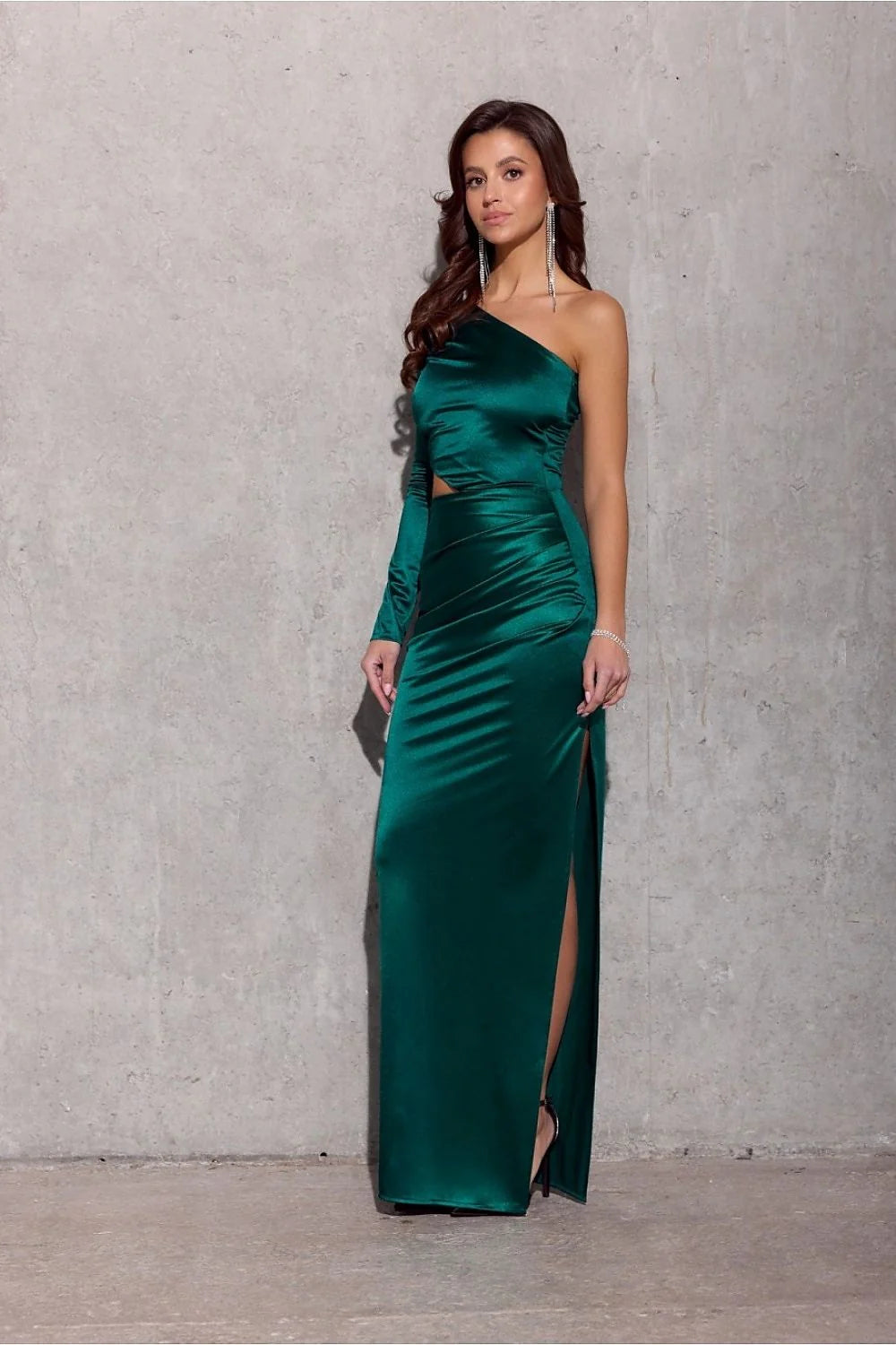 Robe longue asymétrique verte émeraude manche longue coupe ajustée occasion élégante femmes polyester satin