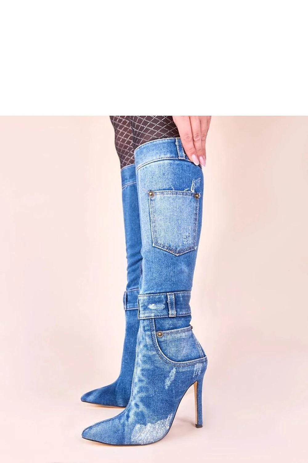 bottes cuissardes denim délavé talons aiguilles bout pointu tige haute poche arrière fermeture éclair bride rivets