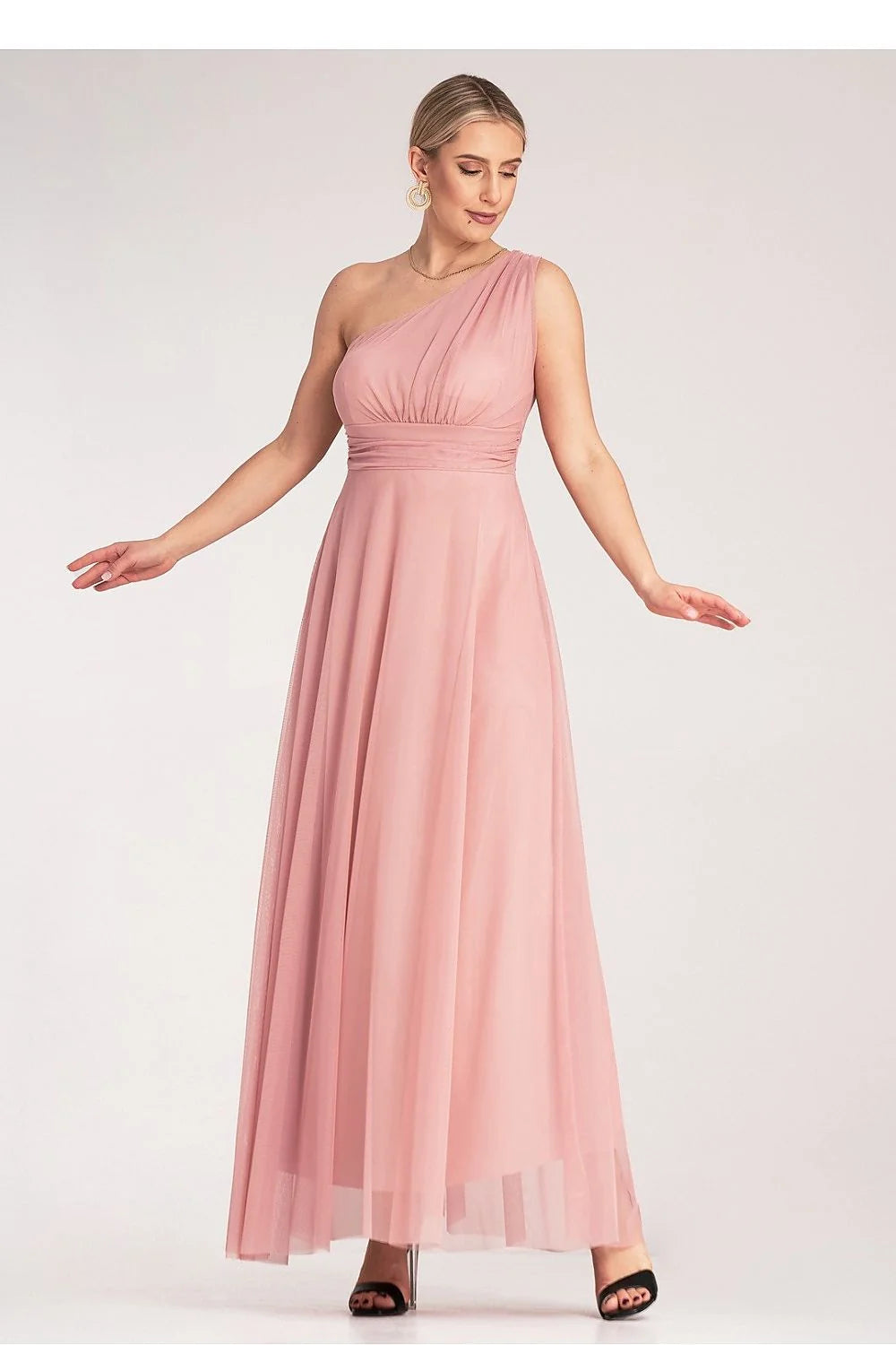 Robe de soirée asymétrique élégante longue épaule nue tissu léger rose pâle femme occasion formelle gala mariage