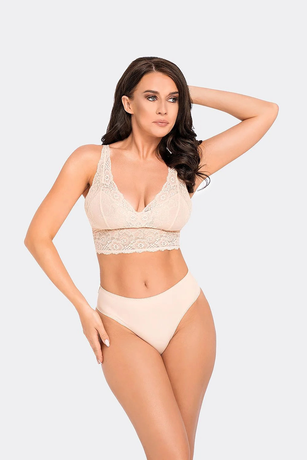 Ensemble de lingerie féminine élégant comprenant soutien-gorge bralette en dentelle et culotte bikini nude clair taille ajustable