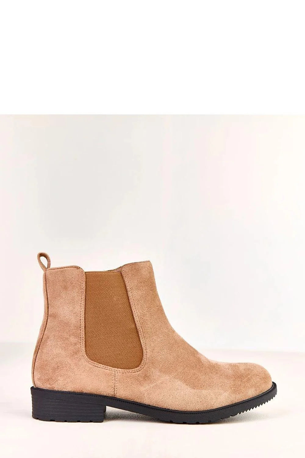 bottines femme Chelsea daim suédé beige camel bout arrondi tige cheville élastique zip semelle crantée talon bas confortable