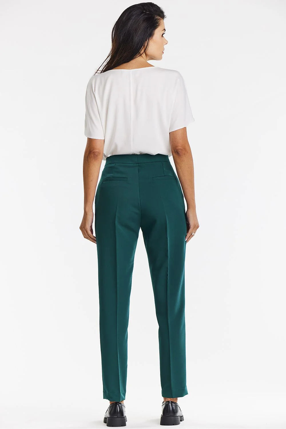 ensemble Awama femme haut col rond manches courtes pantalon cigarette taille haute vert émeraude crêpe fluide fuselé