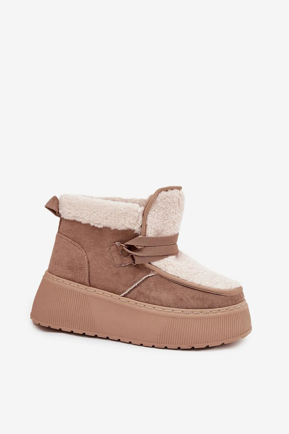 bottes neige femme suédine douce enfilables lacets larges doublure fourrure chaleureuses confortables plateforme épaisse semelle crantée camel sherpa écru élégantes