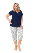 Pyjama pour femme confortable et élégant, viscose douce, bleu marine et floral, manches courtes, capri