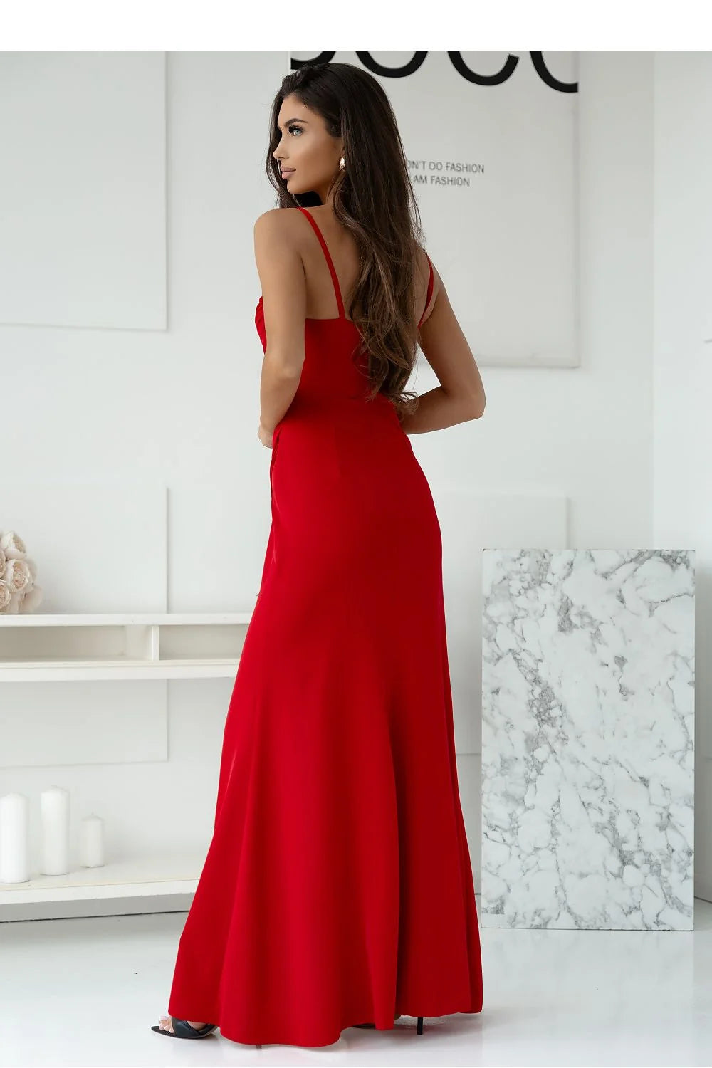 Robe de soirée élégante longue ajustée bretelles fines décolleté profond fente haute polyester coton élasthanne femme