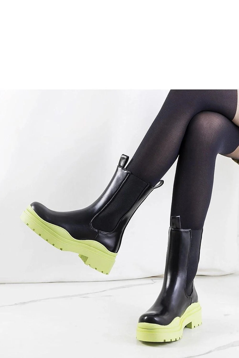 bottes Solea Chelsea femme cuir lisse empiècements elastiques mihautes semelle plateforme crantée talon épais noir vert néon audacieuses élégantes confortables
