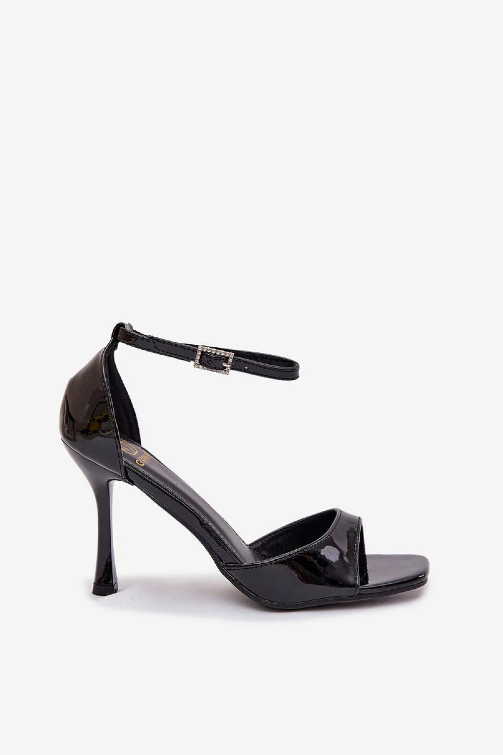 sandales talon aiguille simili cuir verni noir bride cheville réglable boucle strass large empeigne ouverte élégante soirée habillée silhouette allongeante