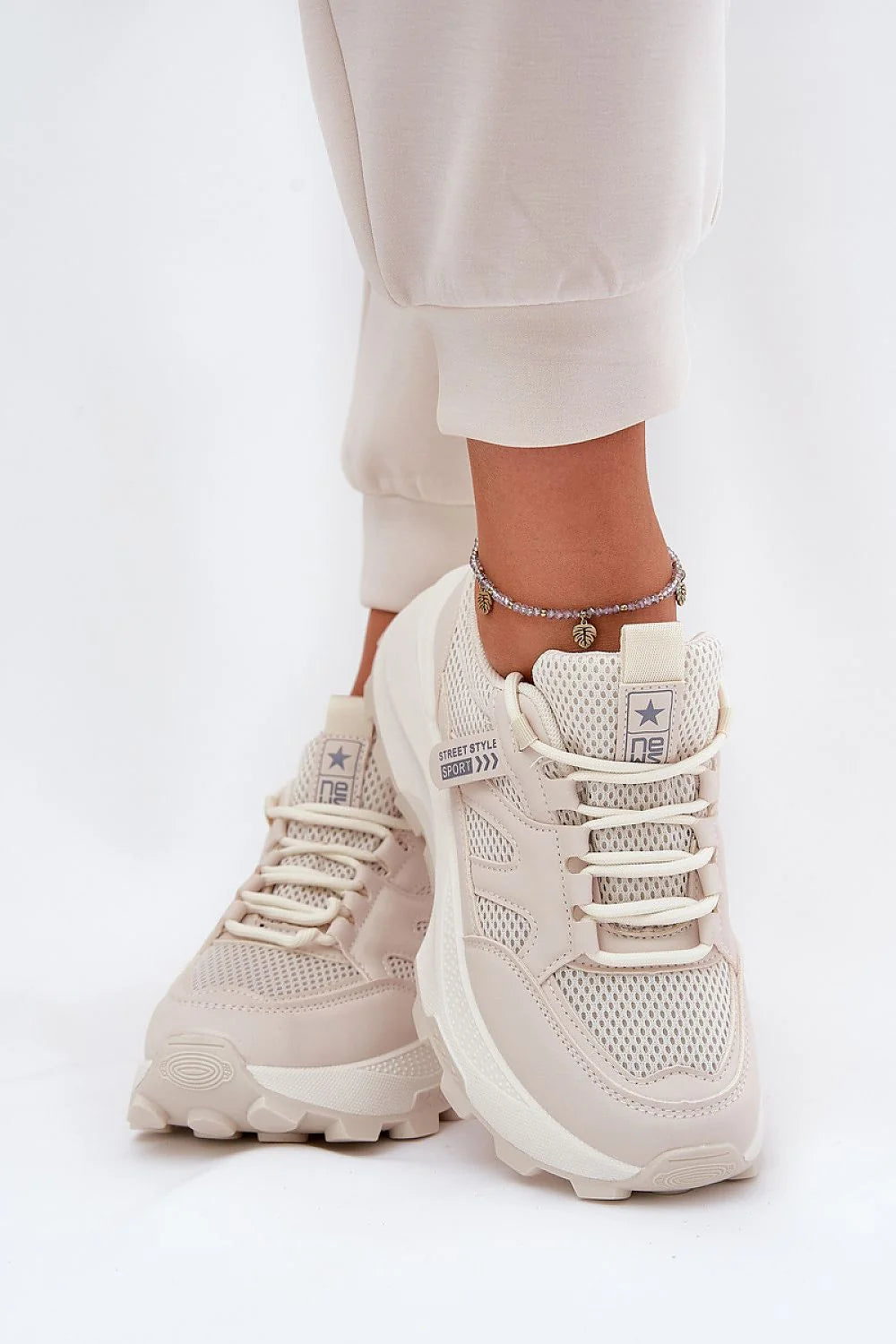 Chaussures de sport pour femmes Step in style, design moderne, cuir artificiel, semelle massive, confort, style urbain, basket, look élégant, beige clair, mesh, lacets ronds, amorti optimal, occasion quotidienne