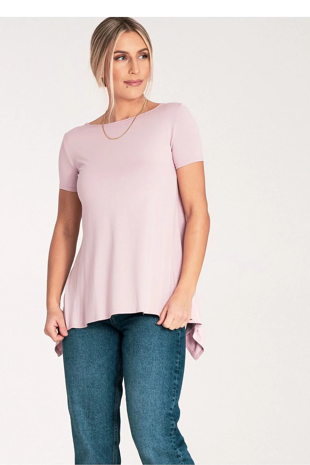 Chemisier femmes style simple couleur rose pâle matière douce manches courtes col rond tailles variées confort optimal look casual-chic
