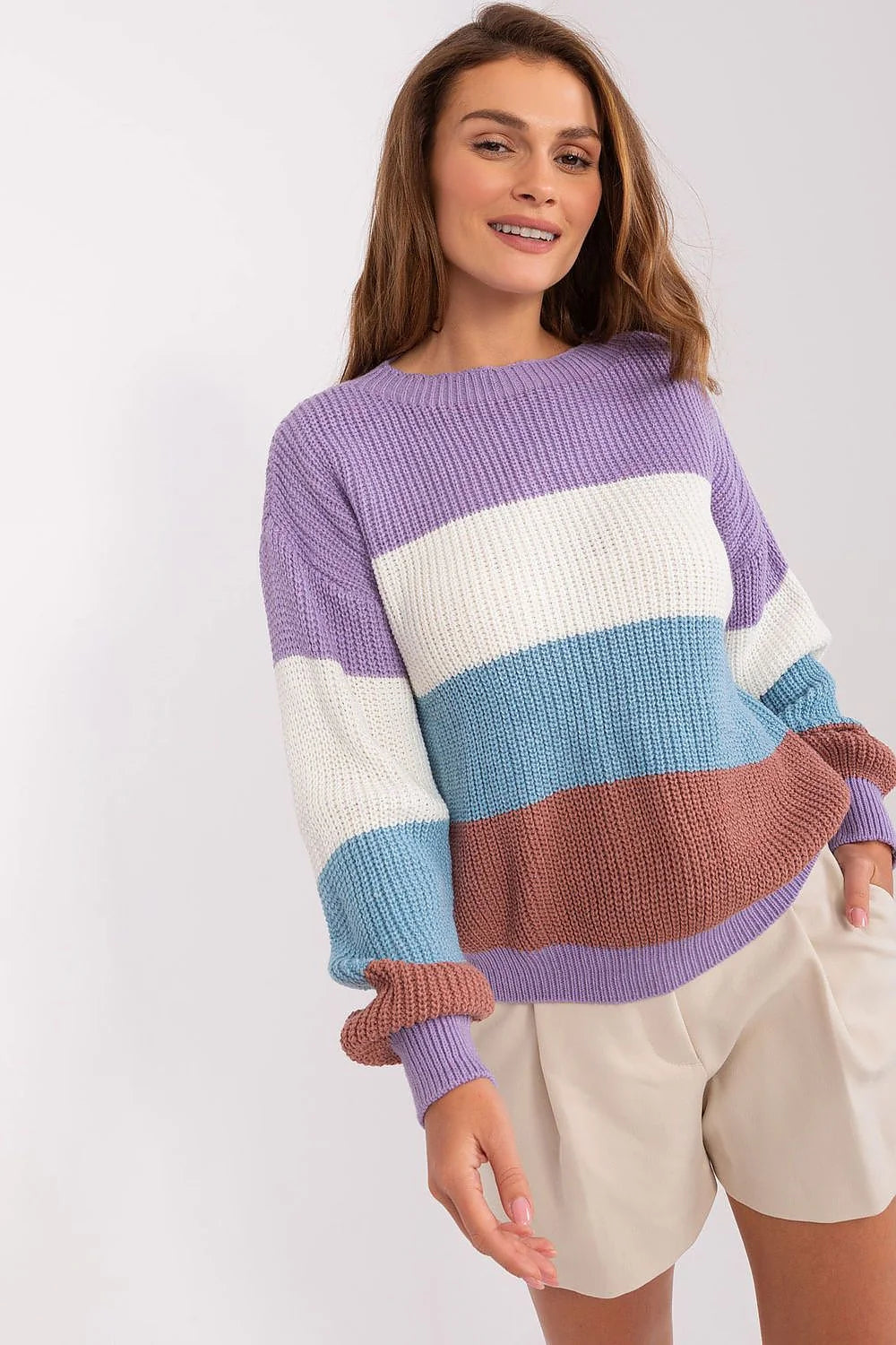 Chandail femme coloré maille épaisse design color-block lilas blanc cassé bleu clair marron rouille manches longues encolure bateau coupe ample