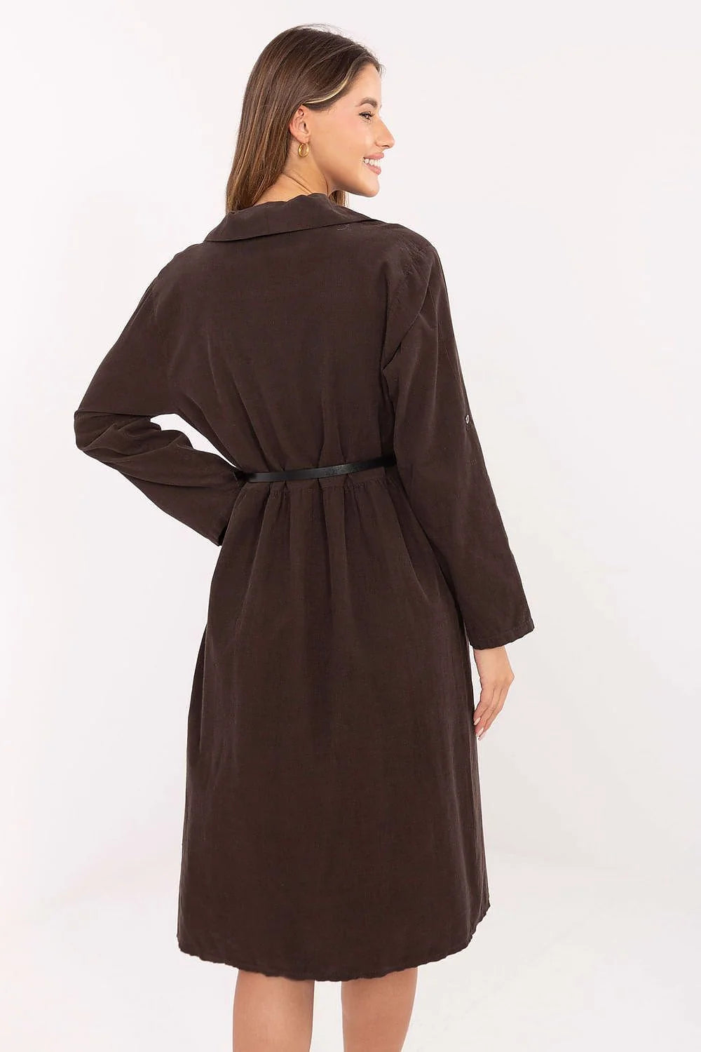 robe chemise midi velours côtelé marron foncé manches longues col boutonnage coupe évasée taille marquée ceinture fine boucle dorée coton