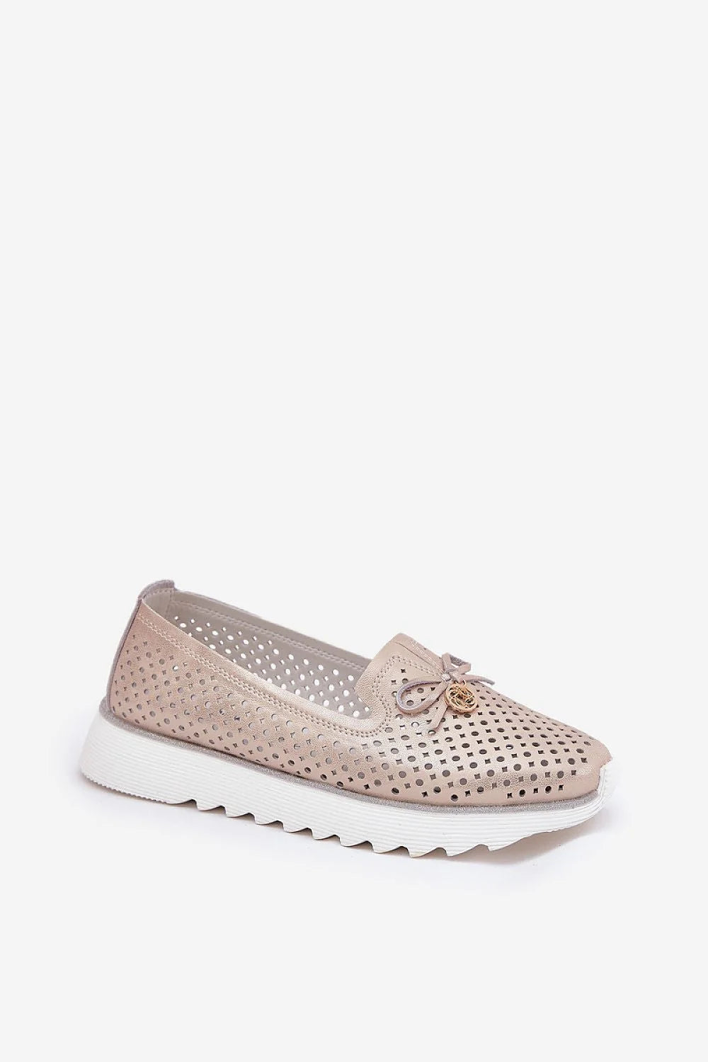 Chaussures basses Step in style en cuir beige perforé, style mocassin, semelle épaisse, nœud doré, confort tout le jour, femme élégance casual
