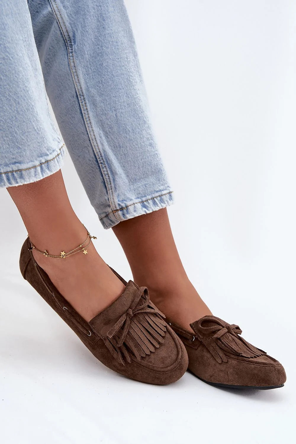mocassins femme daim marron chocolat bout rond semelle fine franges kiltie noeud décoratif coutures apparentes slipon caoutchouc antidérapante casual chic
