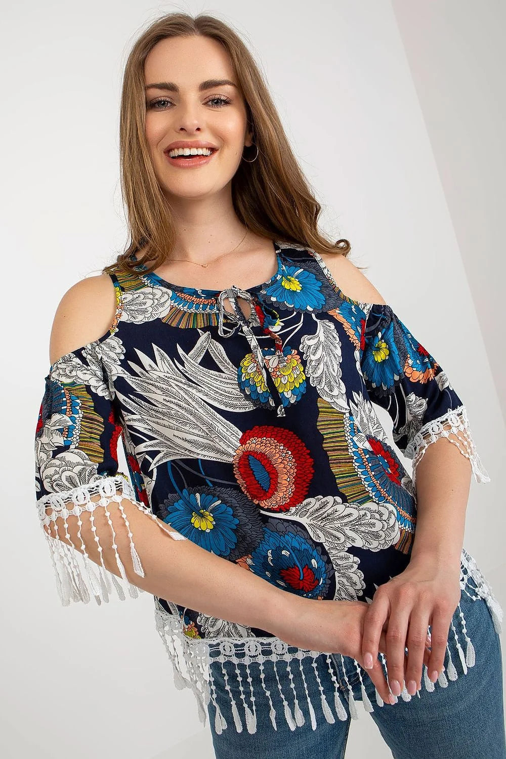 Chemisier bohème floral multicolore bleu marine coton polyester manches courtes evasées franges dentelle blanches épaules dénudées encolure ronde