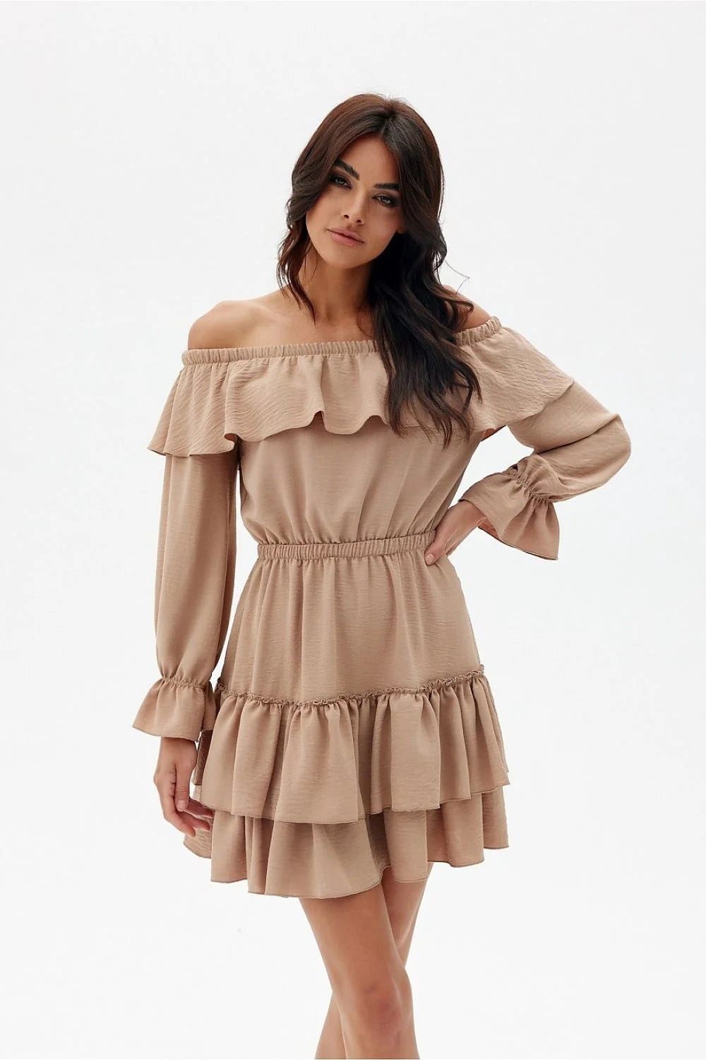 Robe de jour élégante coupe évasée encolure Bardot manches longues volants beige clair femme