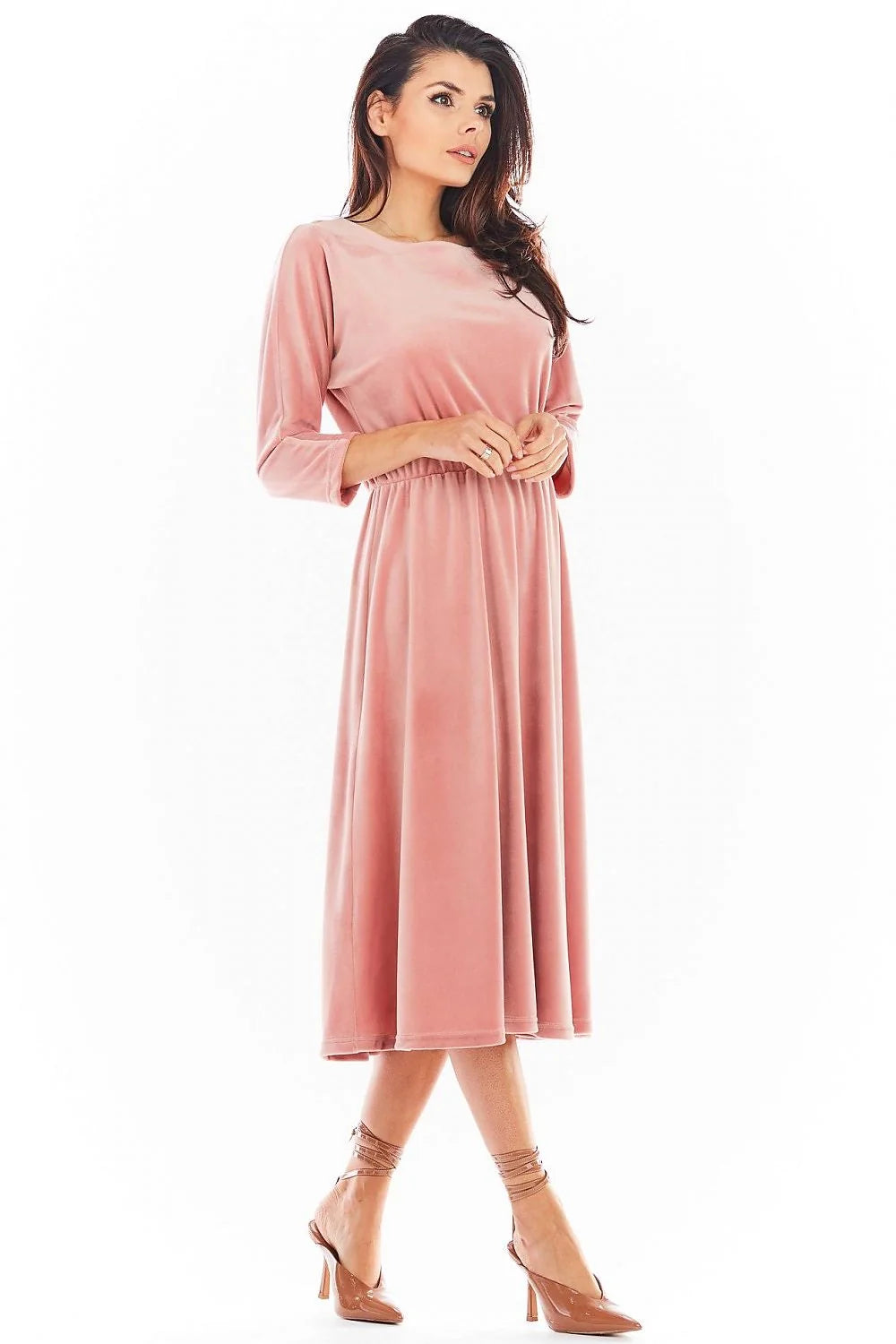Robe élégante velours noir manches longues col rond soirée chic femme style intemporel
