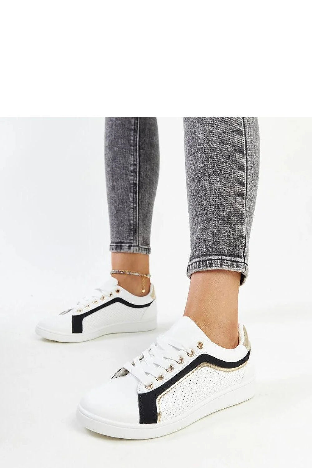 Baskets mode femme blanches noires dorées plateforme coupe basse cuir synthétique respirant confort durable