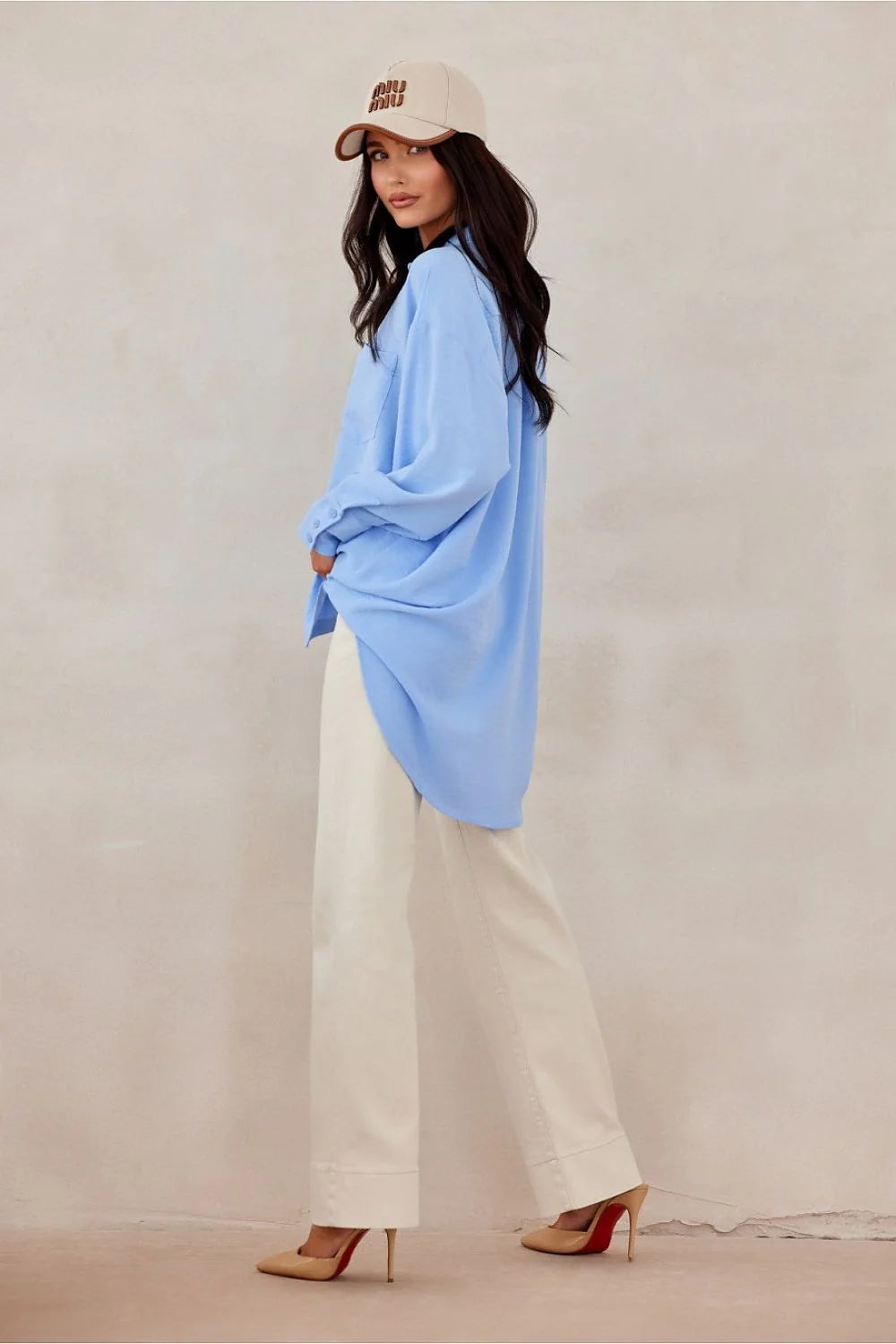 chemise asymétrique oversize femme bleu clair manches longues bouffantes dos long poche poitrine col classique boutonnée légère fluide coton respirante