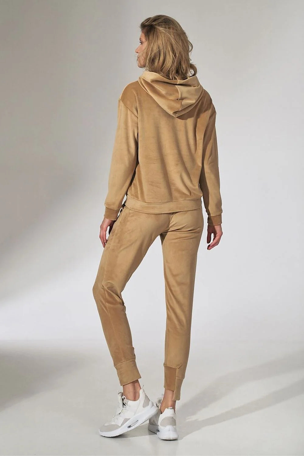 Ensemble détente velours rose moderne et élégant pour un style cocooning confortable et féminin