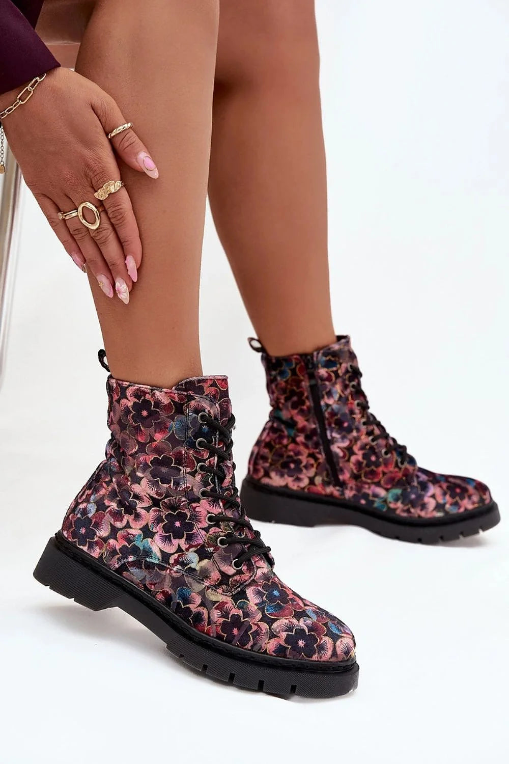 bottines femme Artiker talon plat confort stabilité laçage zip latéral doublure chaude tige fleurie multicolore velours semelle crantée
