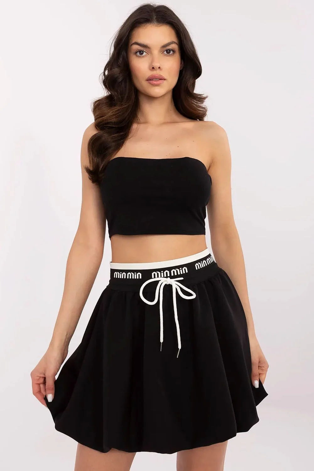 Ensemble miu miu femme deux pièces haut bandeau jupe évasée noir blanc logo miu miu tissu élastique coton polyستر longueur au-dessus du genou