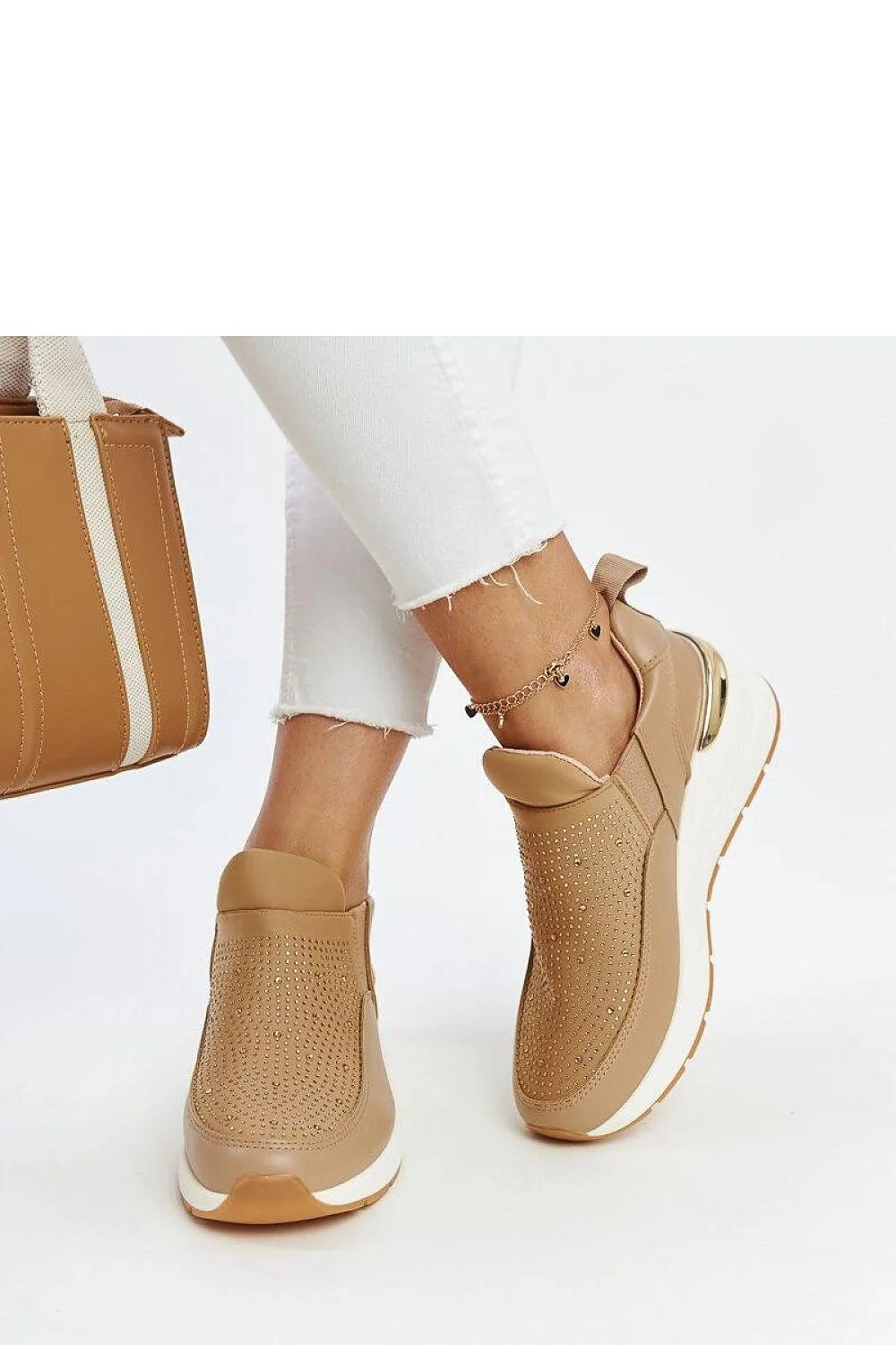 Baskets femmes urbaines décontractées cuir synthétique beige clair strass blanc confortable compensée occasion shopping city walk style tendance