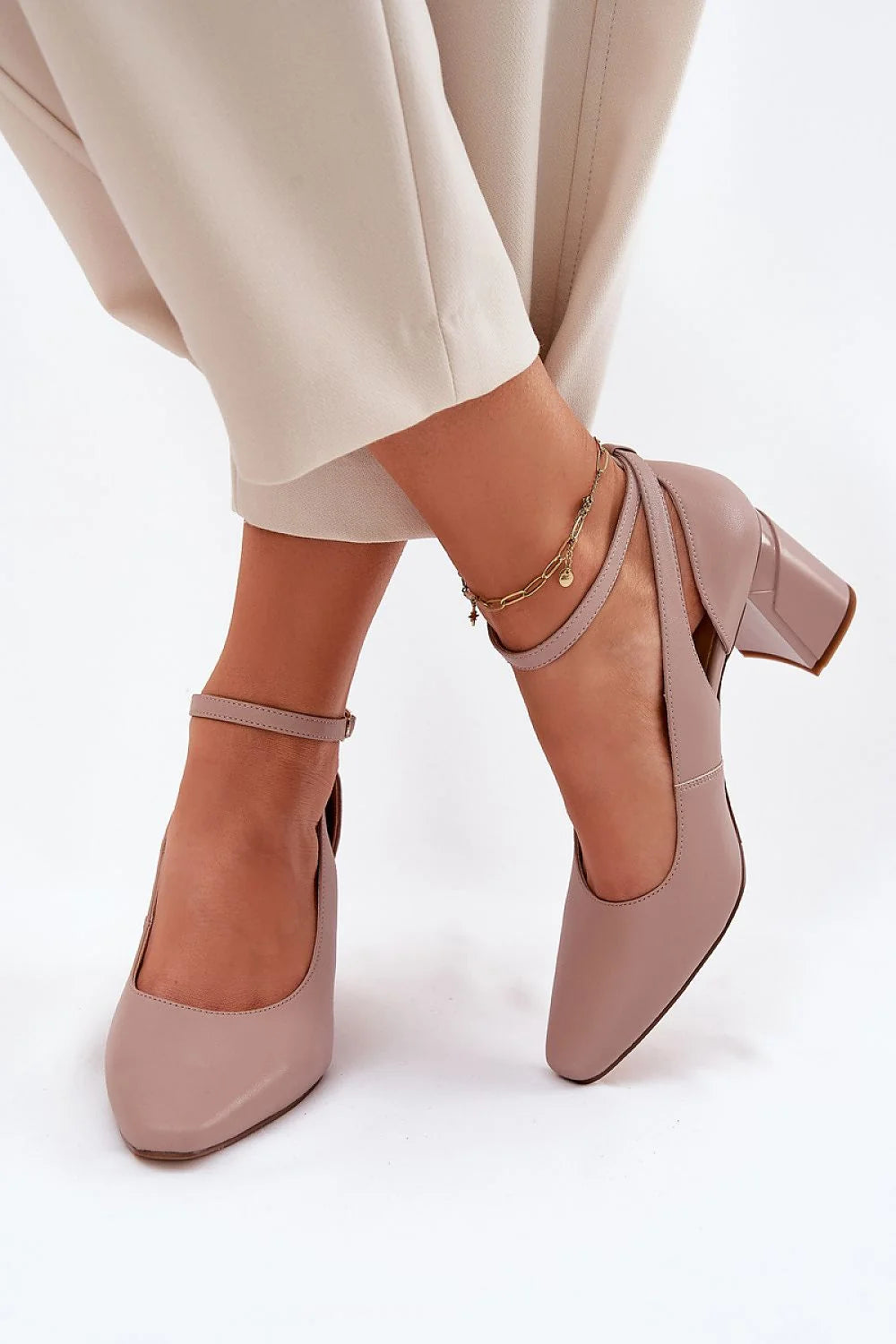 escarpins femme maciejka talon carré mihaut stable confortable ajustable bride cheville fine bout pointu similicuir lisse taupe semelle caoutchouc antidérapante