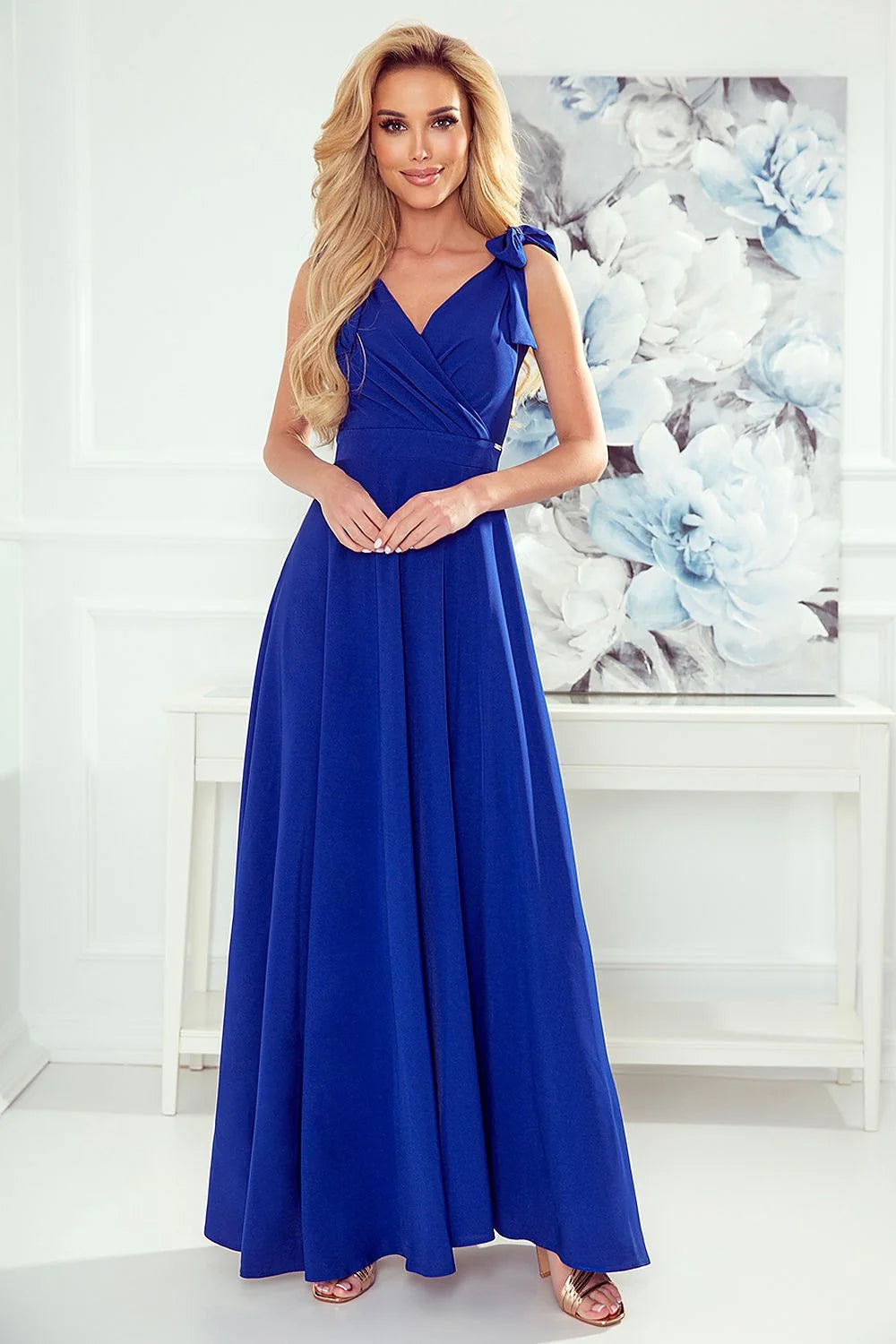 Robe longue élégante pour femmes avec décolleté en V, fente et nœuds sur les épaules en couleur bordeaux