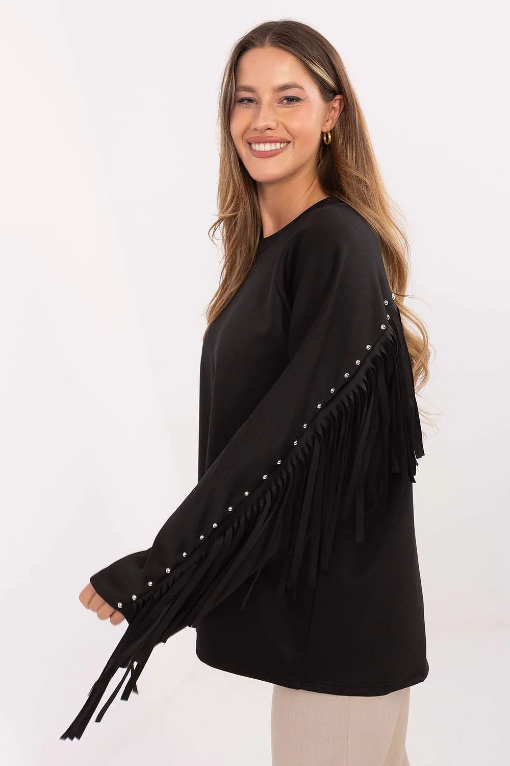 sweatshirt femme oversize noir manches larges évasées franges longues clous argentés dos coupe ample col rond maille douce bohème