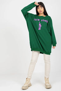 robe pull oversize molleton doux vert émeraude col rond manches longues imprimé newyork statue liberté pantalon slim crème coupe droite