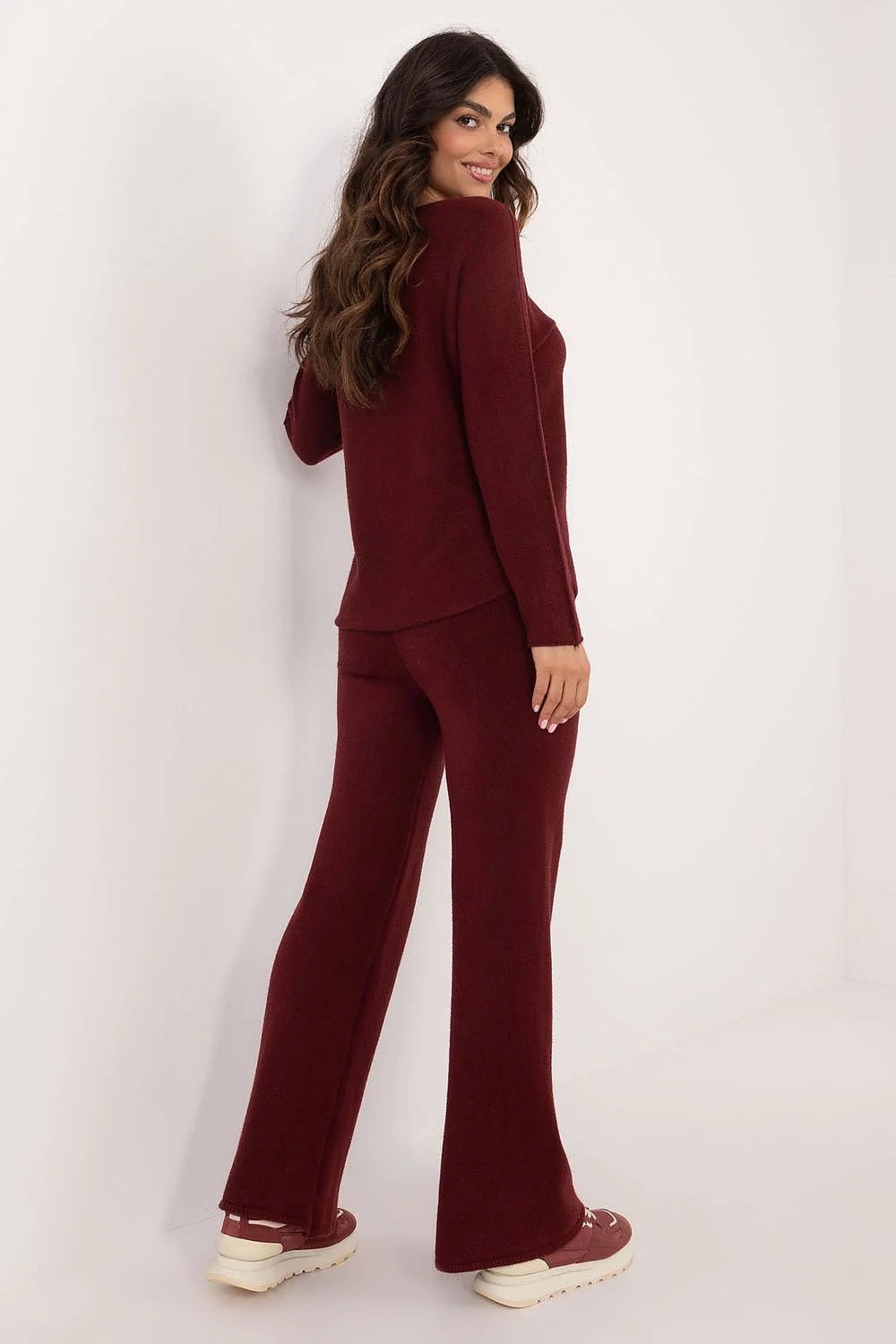 ensemble bordeaux maille douce extensible viscose polyester nylon pull col rond oversize pantalon taille haute jambes évasées