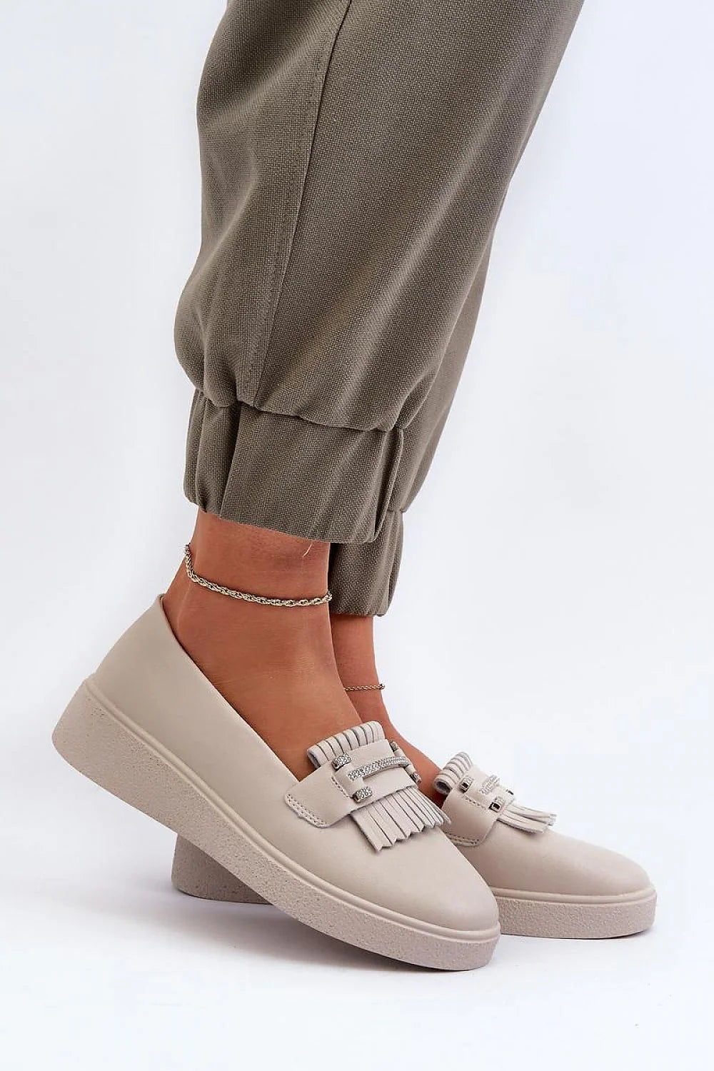 Mocassins femmes en cuir naturel style moderne élégant beige taupe semelle épaisse plateforme 2cm