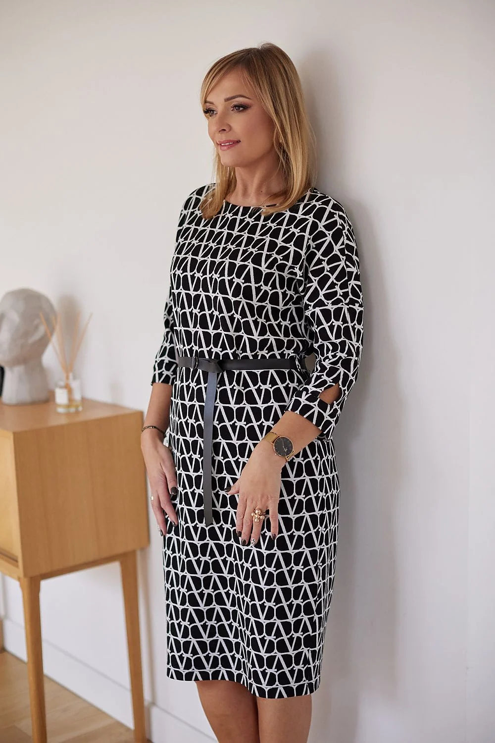 Robe de jour élégante motif grille noir et blanc manches 3/4 ceinture élastique jersey jacquard femmes matures