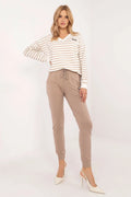 Ensemble de survêtement femme rayures beige et blanches pantalon ajusté haut col V manches longues