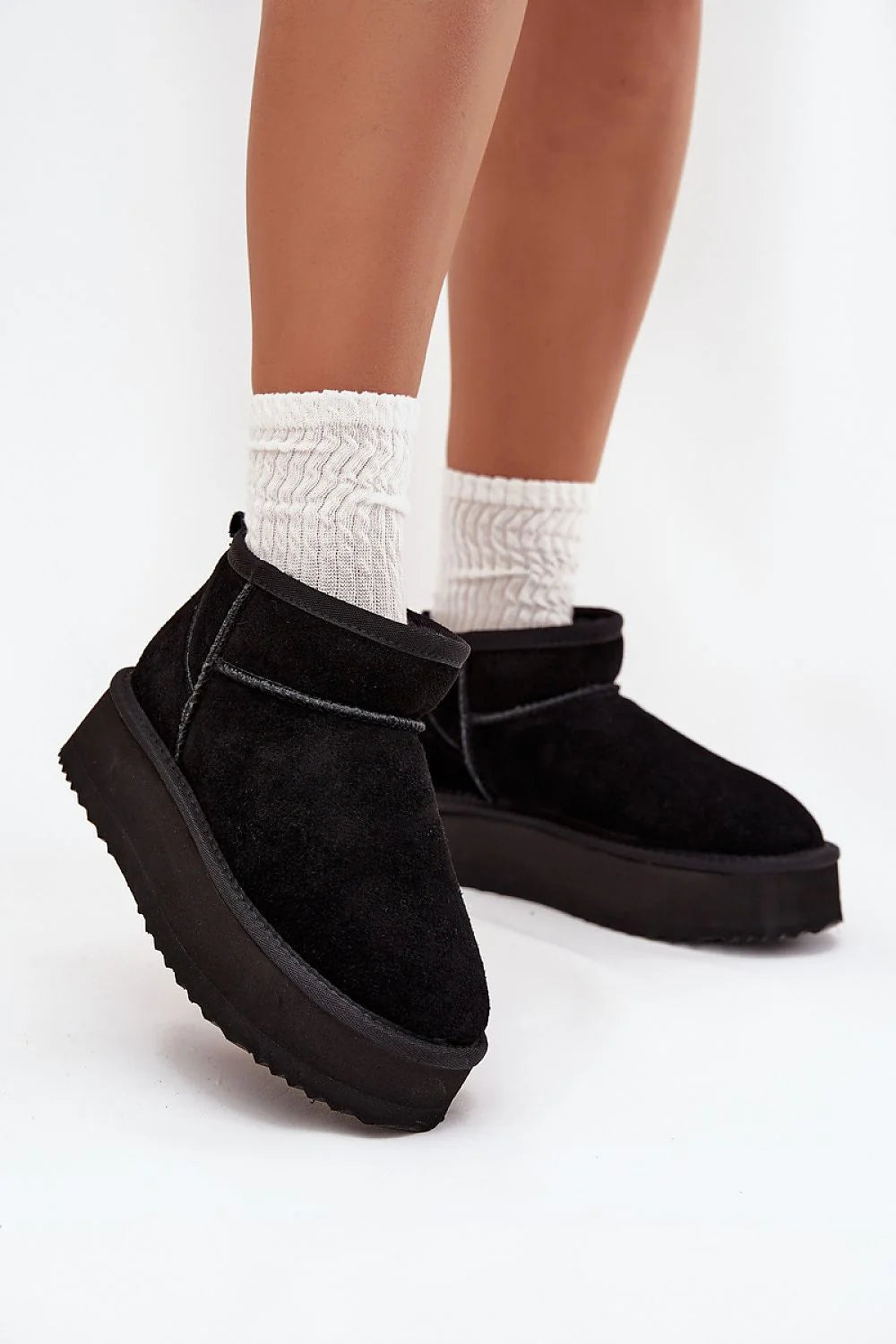 bottes neige femme Vinceza suède noir fourrure synthétique doublure semelle plateforme crantée caoutchouc tige9cm plateforme4cm bout rond légères confortables quotidiennes