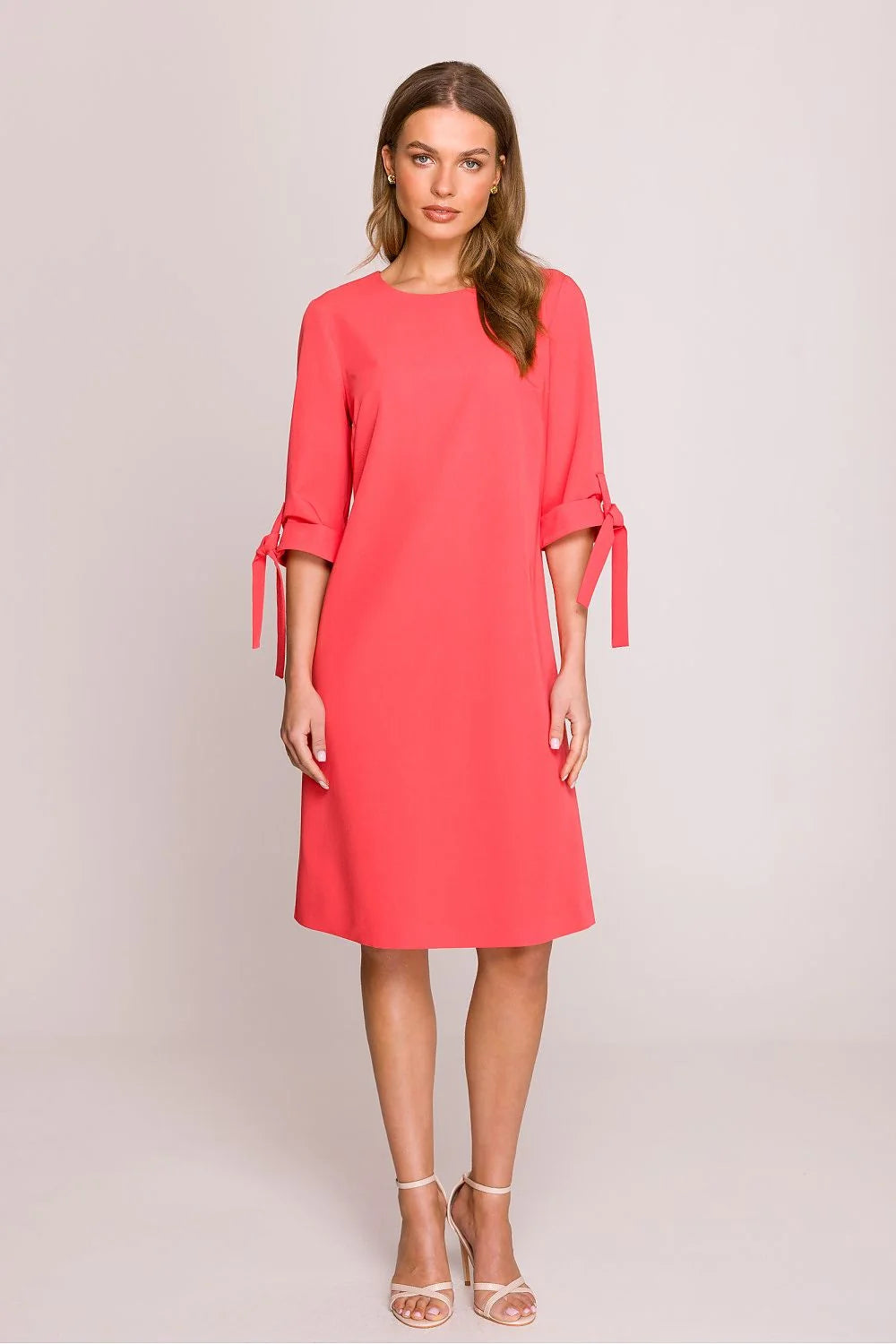 robe corail vif midi droite ample fluide légère polyester manches trois quarts noeuds sobre féminine élégante bureau cérémonie confort lavable