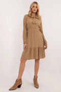 robe midi plissée beige col lavallière noué manches longues évasée taille empire jupe volantée fluide chic bureau décontracté sophistiquée confortable