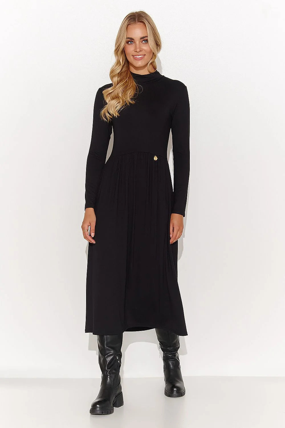 Robe Makadamia noire longue manches longues col montant matières douces taille ajustable femme élégance intemporelle