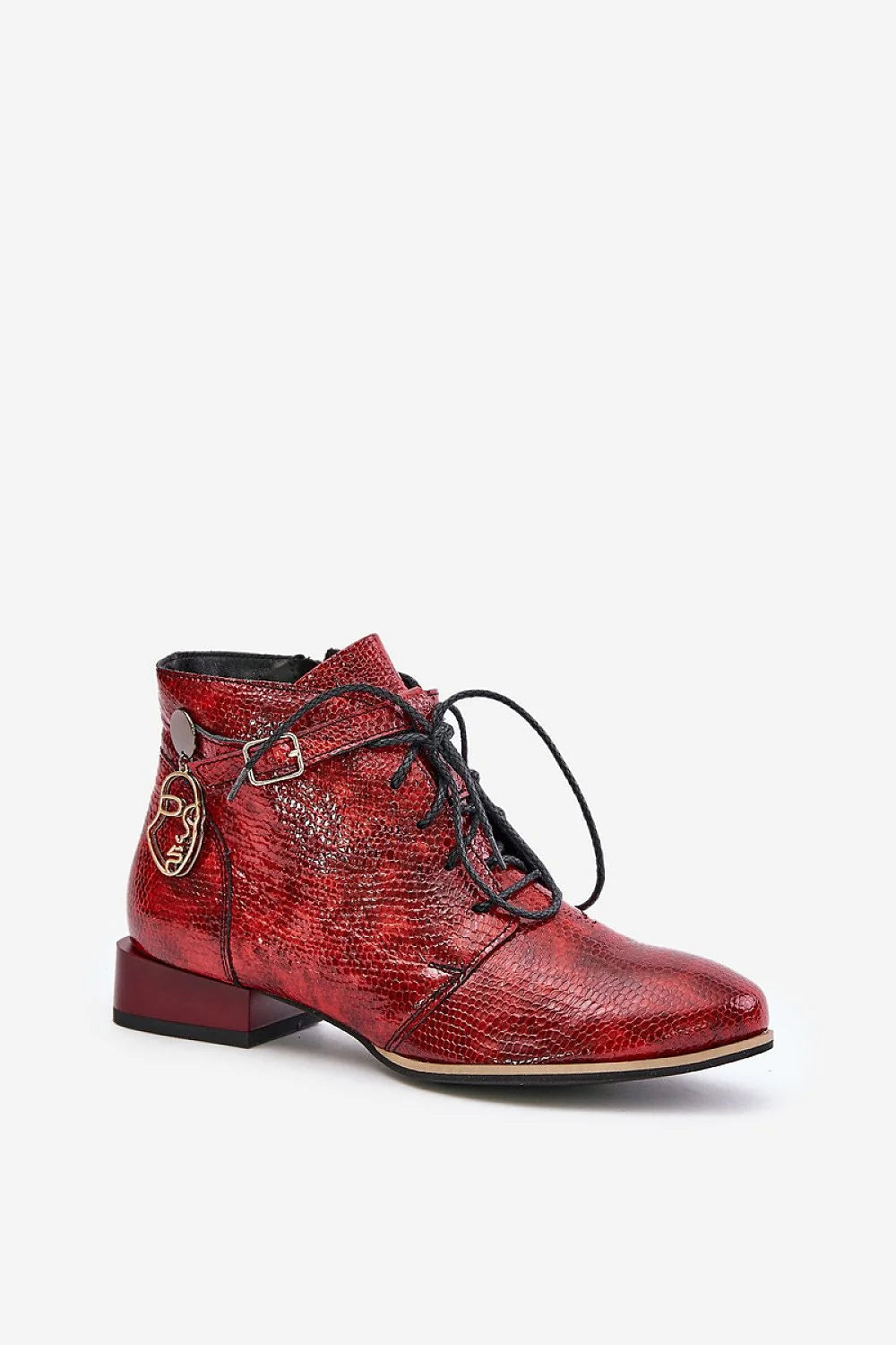 bottines féminines cuir python rouge vif texturé talon bas cheville lacets fermetureeclair bride boucle breloque dorée semelle contrastée