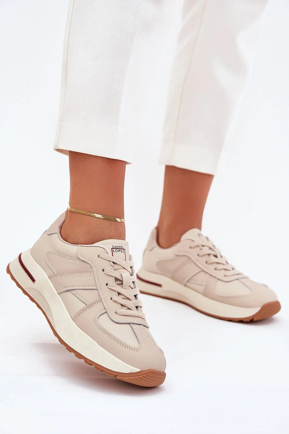 baskets femme basses rétro running lacets daniel lopez beige rosé simili cuir suède semelle compensée crantée marron confort