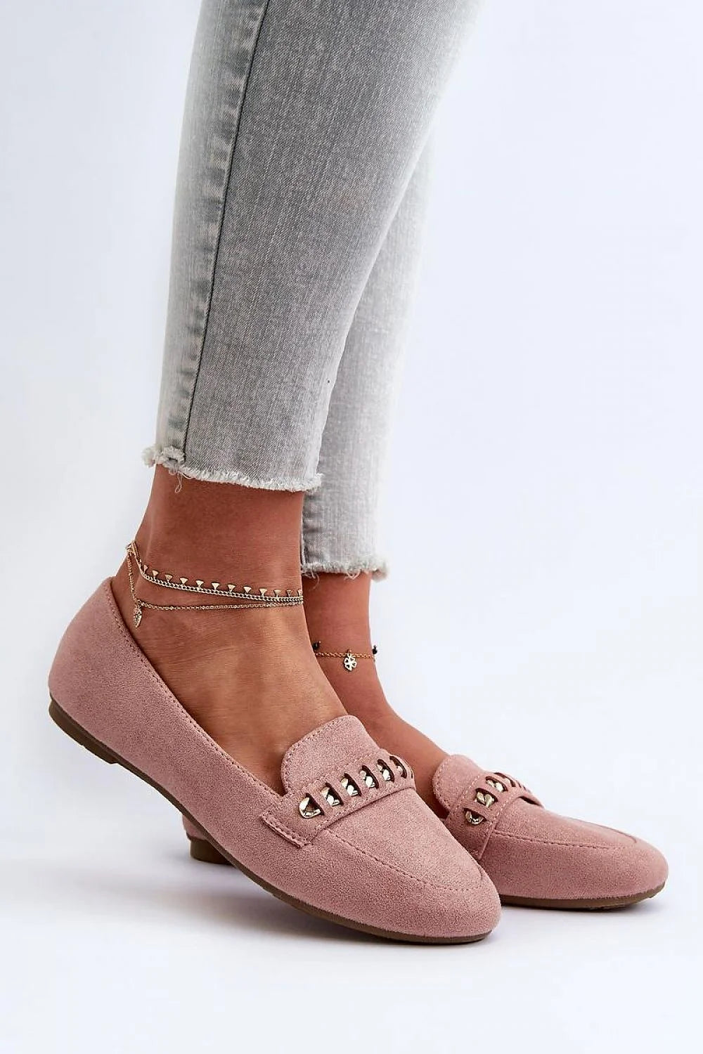 Mocassins pour femmes style élégant suédine écologique rose pastel détails métalliques semelle confortable taille ajustable