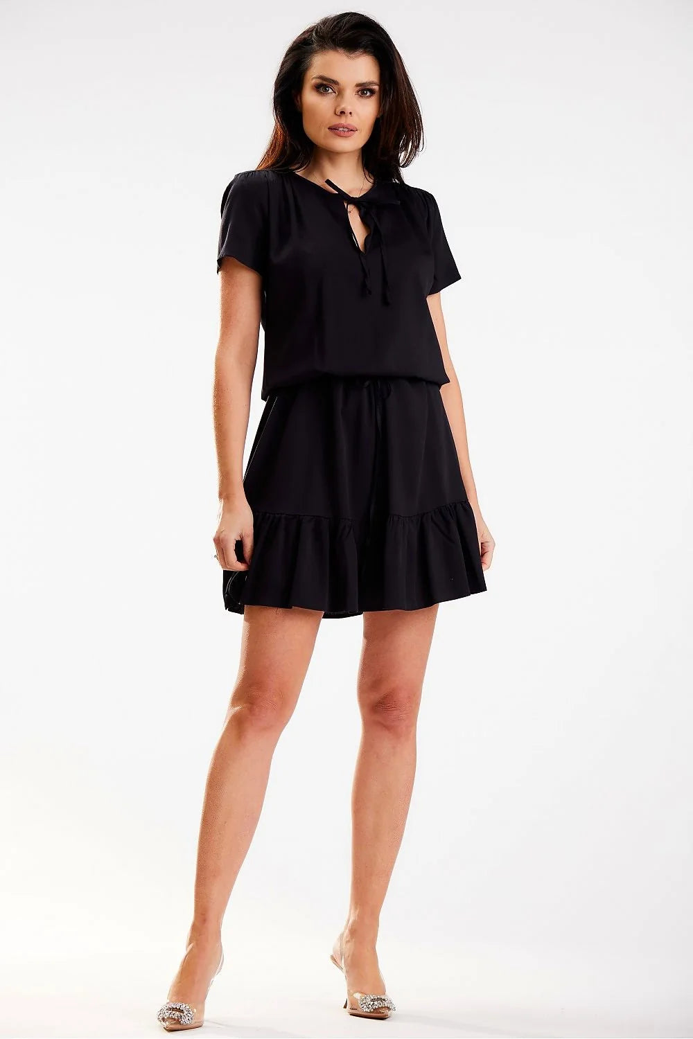 Robe d'été féminine courte en mousseline manches courtes col rond ceinture noire taille ajustable femme