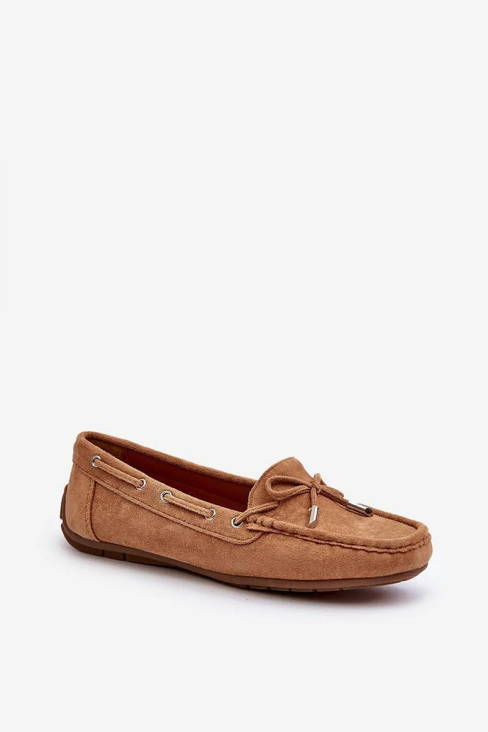 mocassins femme classique éco suède camel clair nœud décoratif embouts métalliques surpiqûres semelle gomme antidérapante confortable respirante perforée